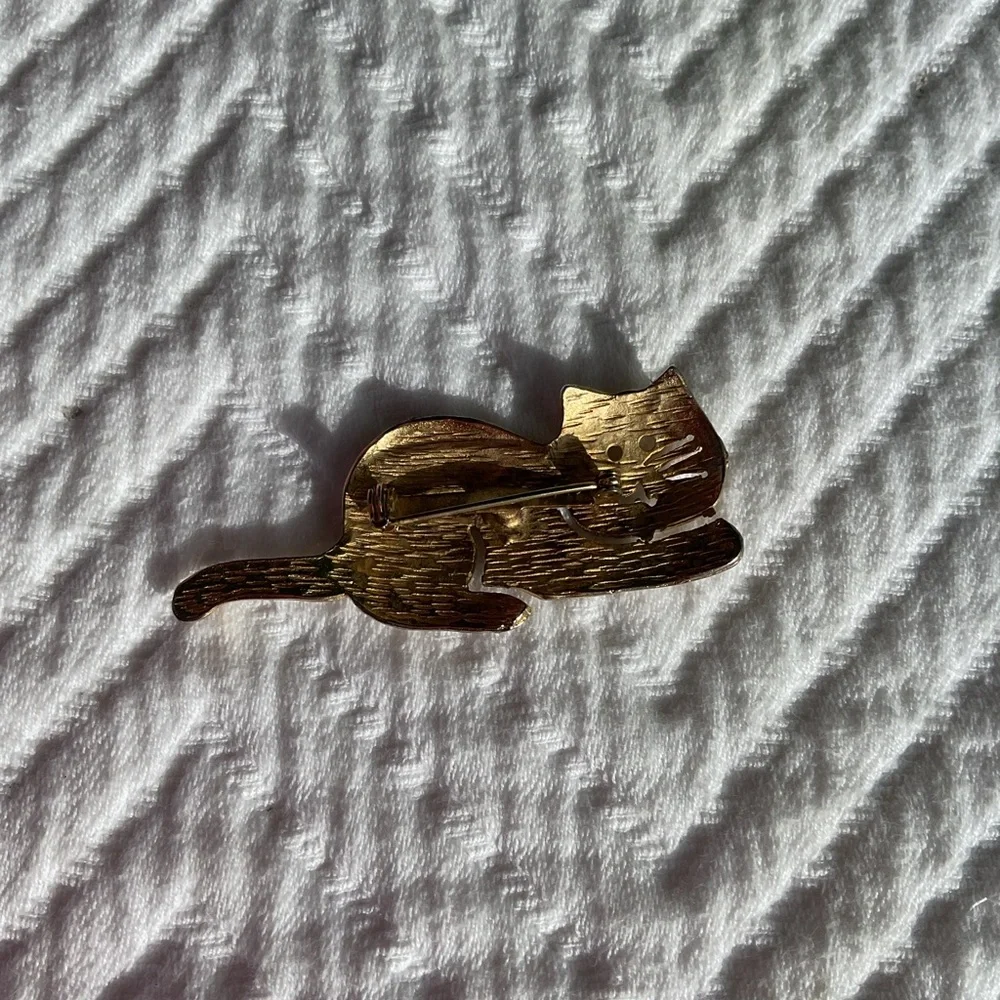 Brushed Brass Gold Colored Kitten Cat Pin New Vintage late 80's early 90's